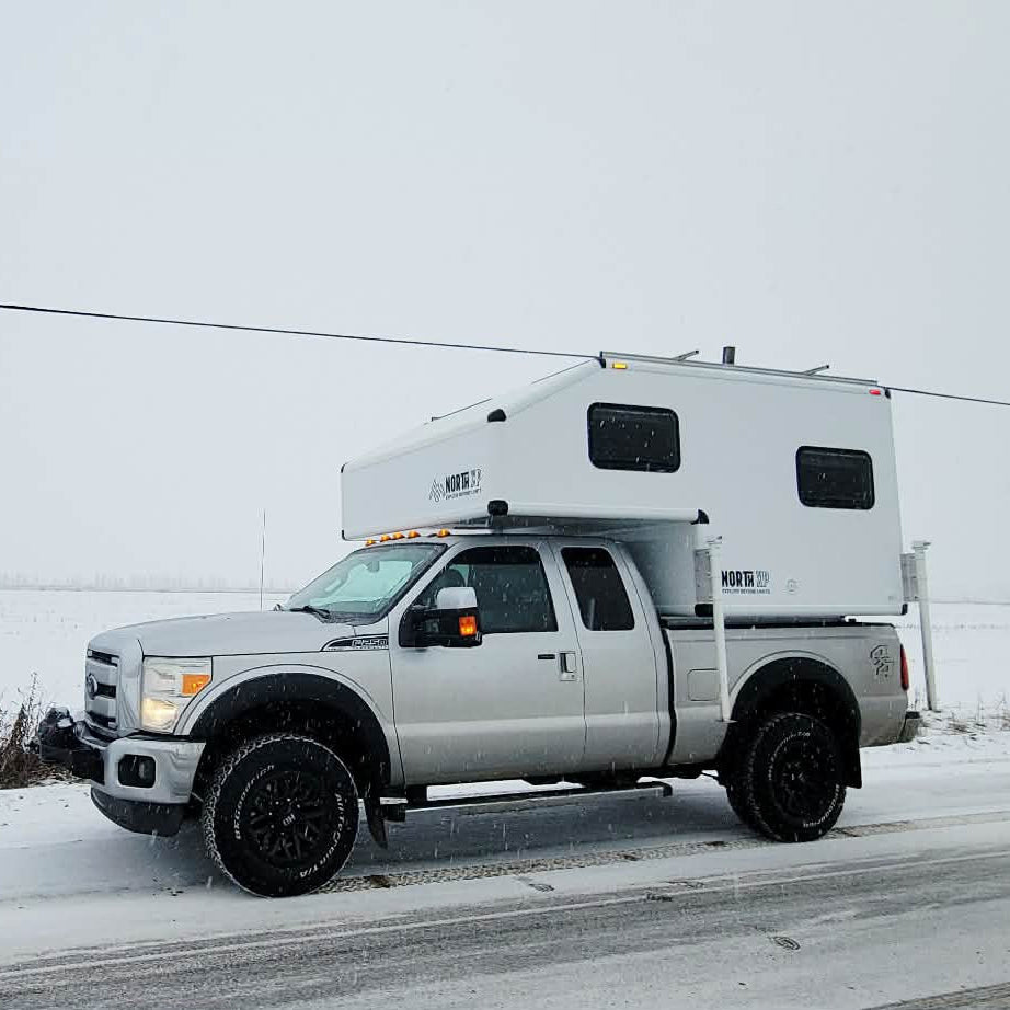 Campeur 4 saisons NORTH XP fabriqué au Québec pour expédition overland, ford f250. XP6.5. Slide-in campeur. caravan porté