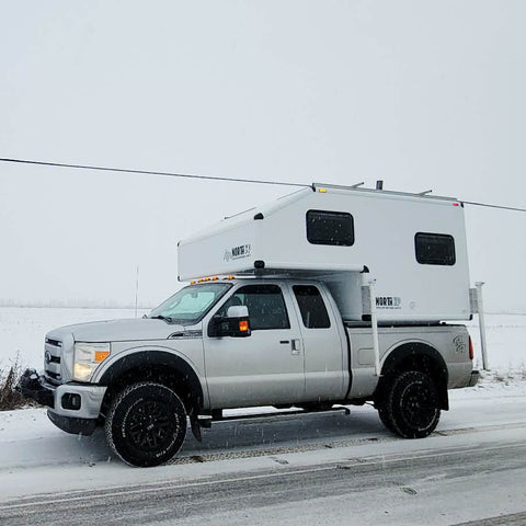 Campeur 4 saisons NORTH XP fabriqué au Québec pour expédition overland, ford f250. XP6.5. Slide-in campeur. caravan porté