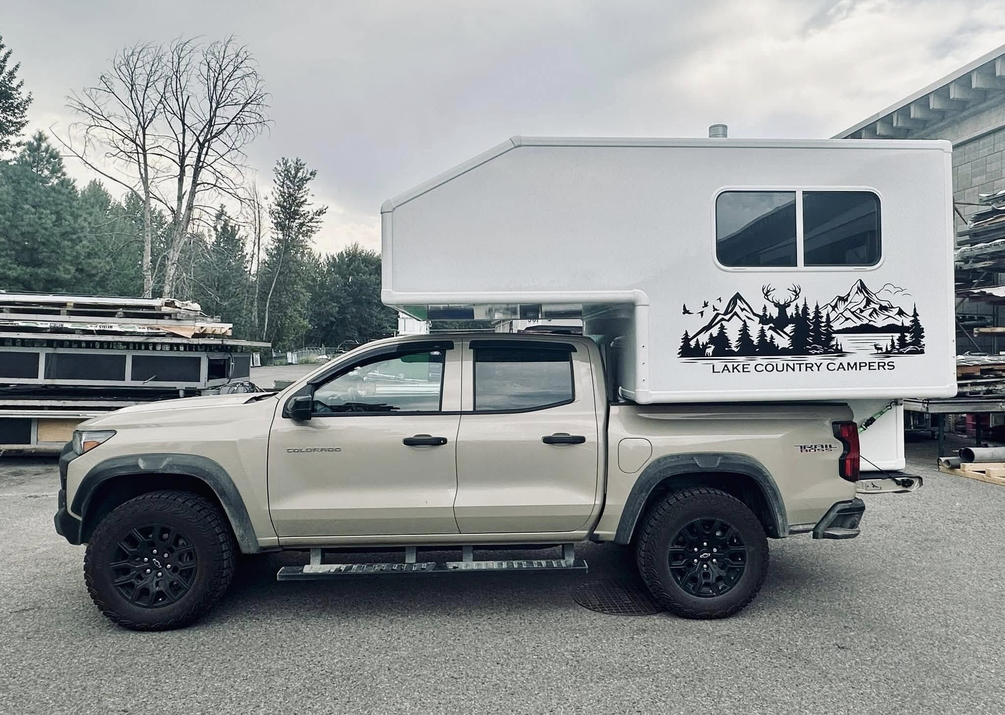 Campeur 4 saisons NORTH XP fabriqué au Québec pour expédition overland, caravan porté 6'  XP6, chevrolet colorado