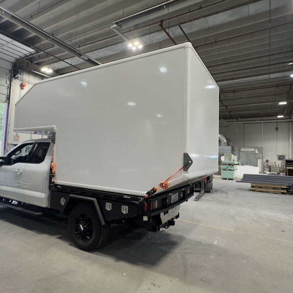 Lake Country Camper - Flatbed 8' - Campeur 4 Saisons