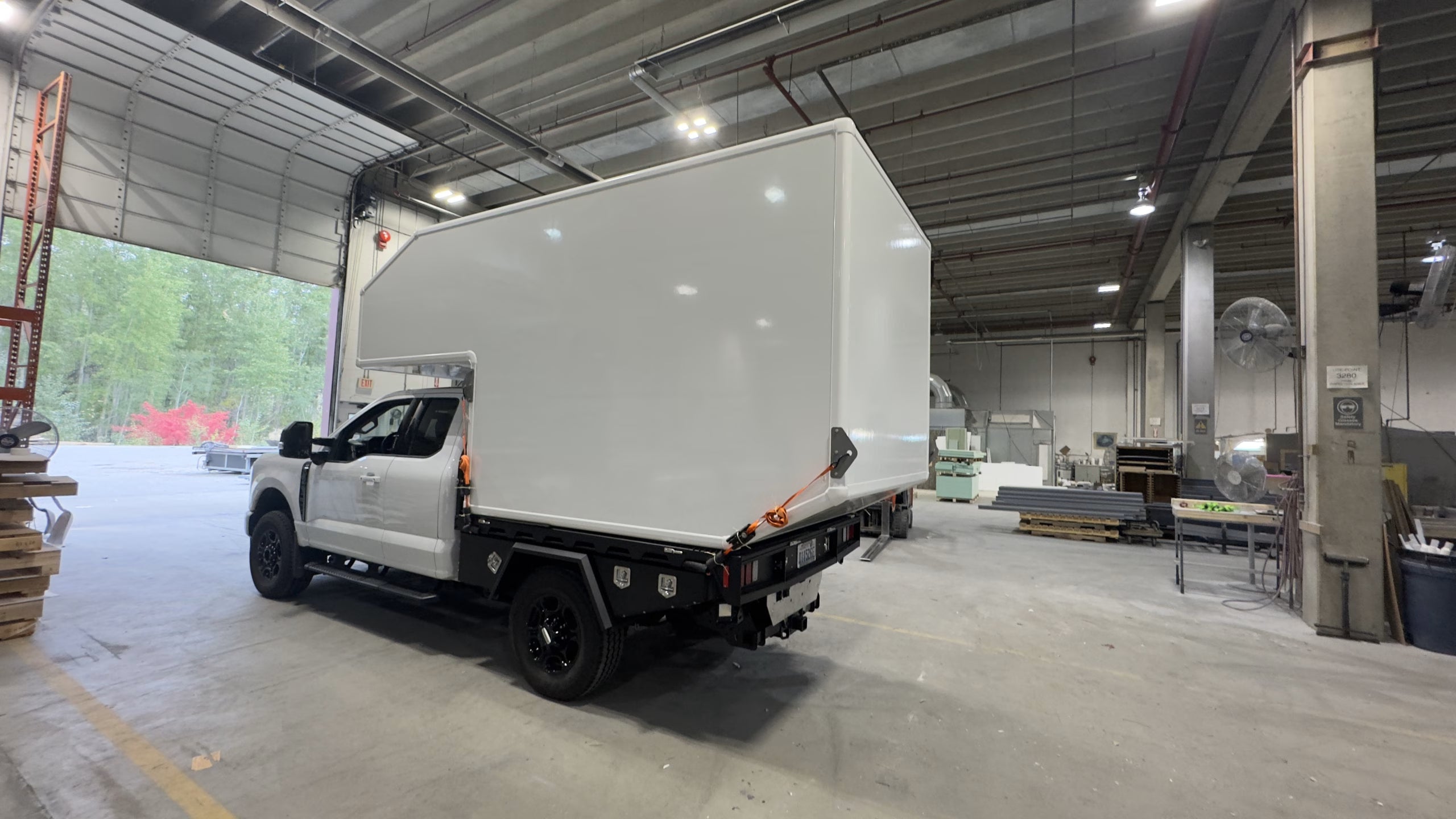 Lake Country Camper - Flatbed 8' - Campeur 4 Saisons